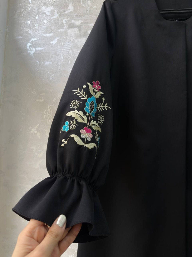 مانتو مشکی مازراتی گلدوزی مدل گلبهار